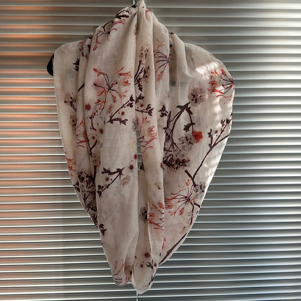 Floral pattern circle scarf